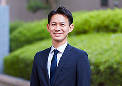 2019年度に入社した東京支社鋼管部の橋本雄博さんの正面写真